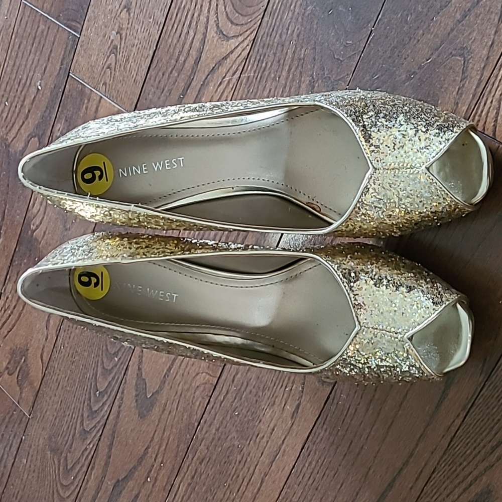 Nine West New women shoes gold sequins size 9 new